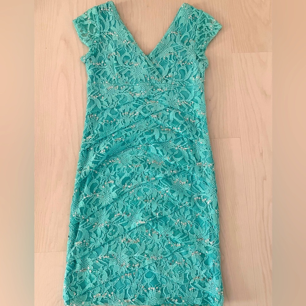 Beautiful teal dress with sequins Size 6